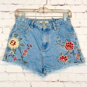 Top shop Moto MoM jean Shorts floral embroidery